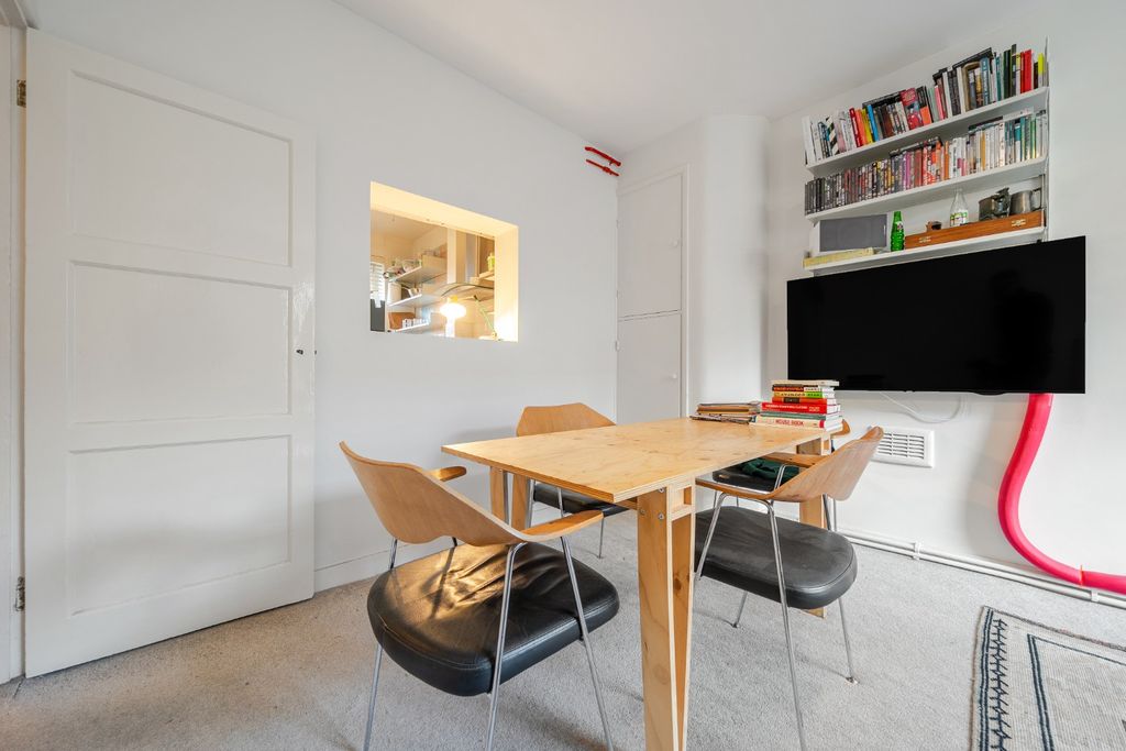 Property photo 3 of 13 3987632