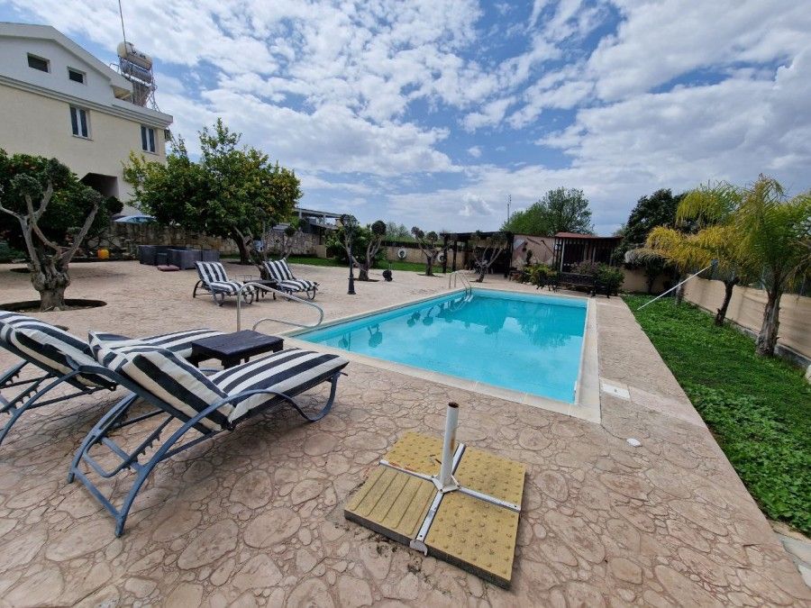 Property photo 1 of 13