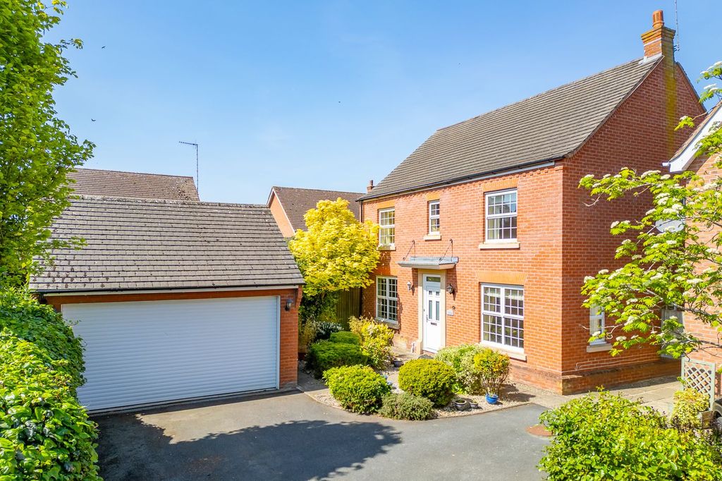 Property photo 1 of 18