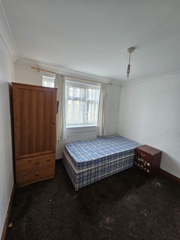 Property photo 1 of 2