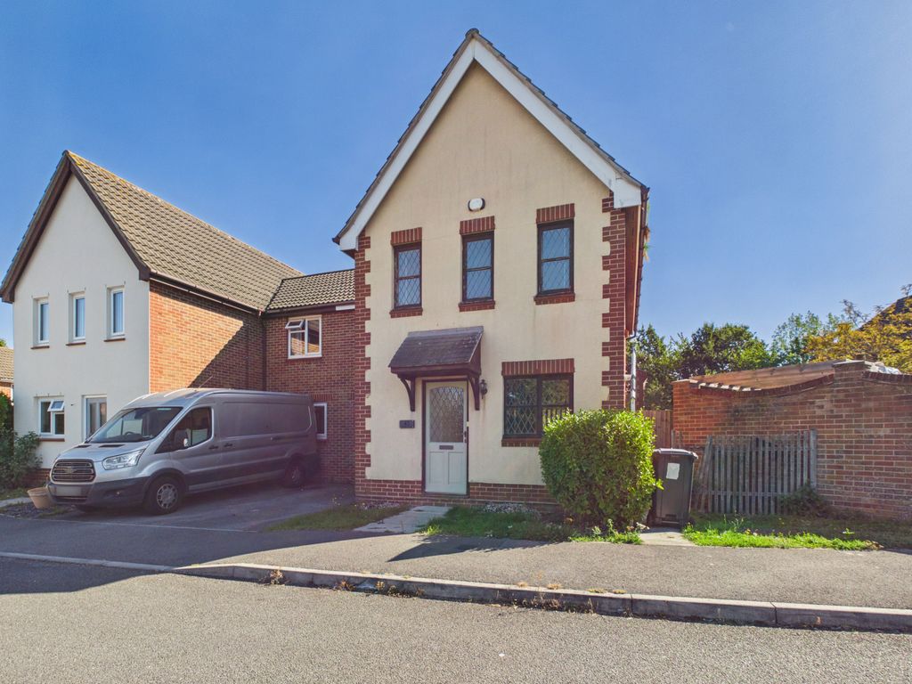 Property photo 1 of 14 3 Bedroom Family House For Rent