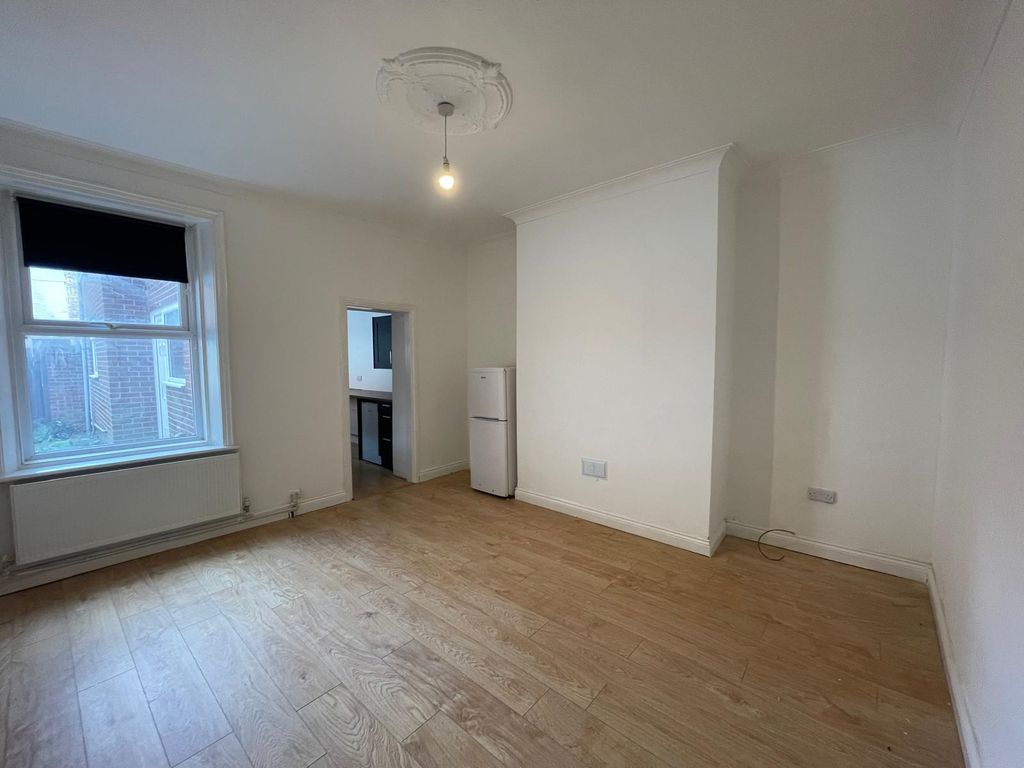 Property photo 2 of 10 Living Room