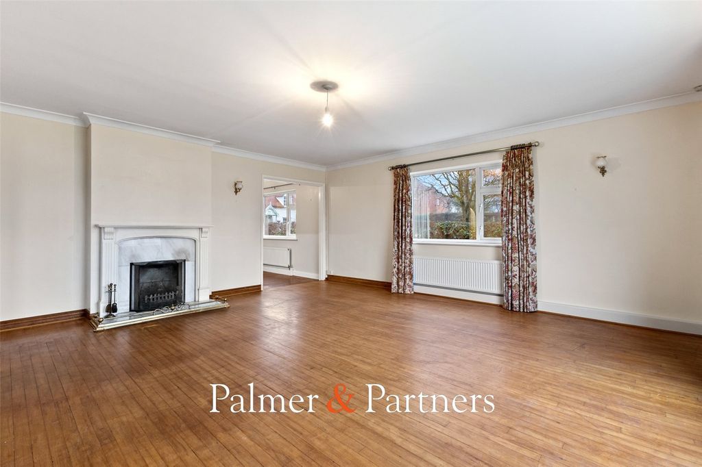 Property photo 2 of 28 Picture No. 04