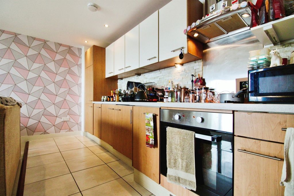 Property photo 3 of 21