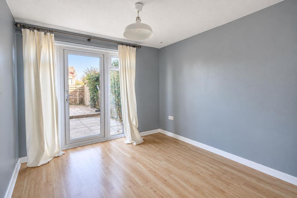 Property photo 3 of 14 1 (5).Png
