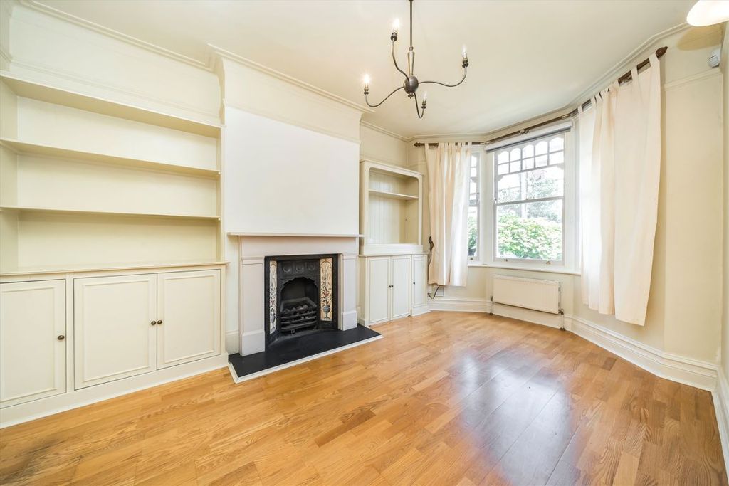 Property photo 2 of 9