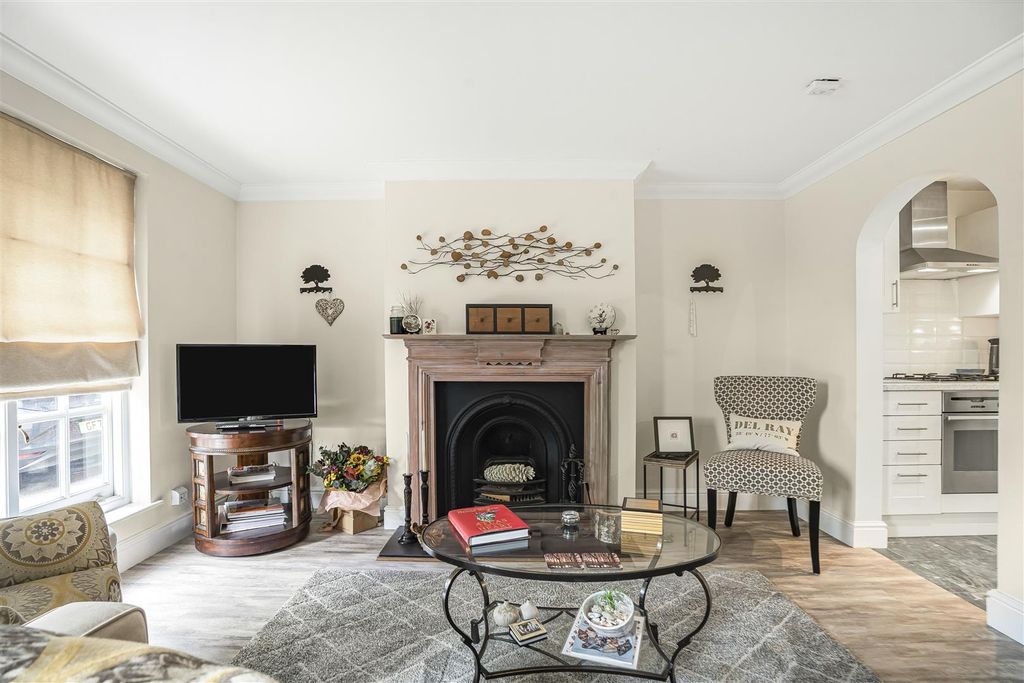 Property photo 3 of 18 17_63599.Jpg