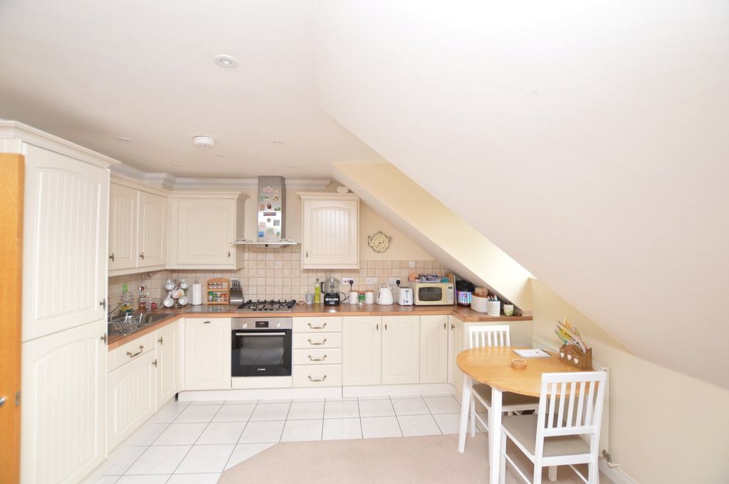 Property photo 2 of 13 Picture No. 17