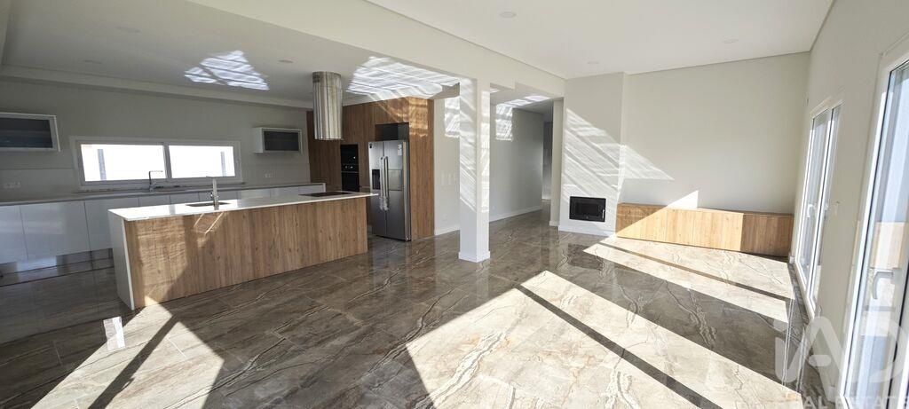 Property photo 1 of 29