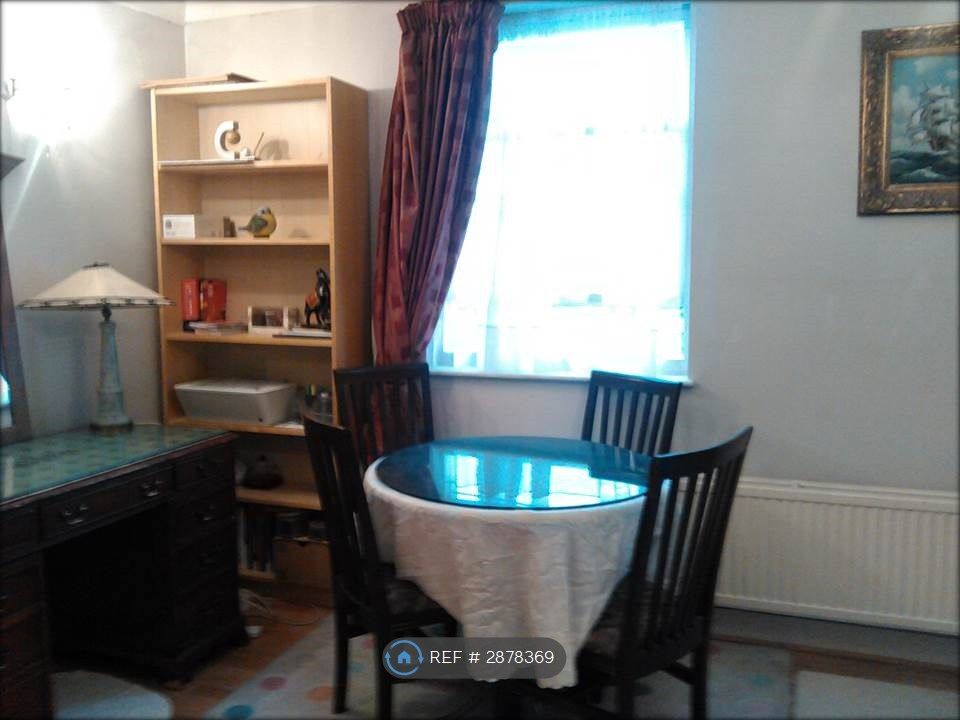 Property photo 3 of 7 Living/Diner