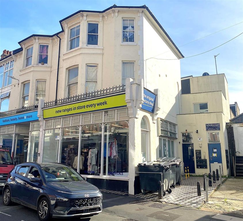 Property photo 1 of 11 1 St Margarets Ct - Front.Jpg