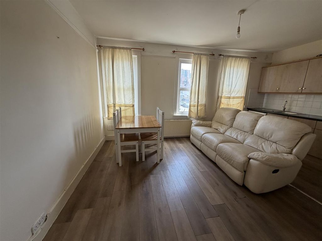 Property photo 3 of 11 Img_0306.Jpg