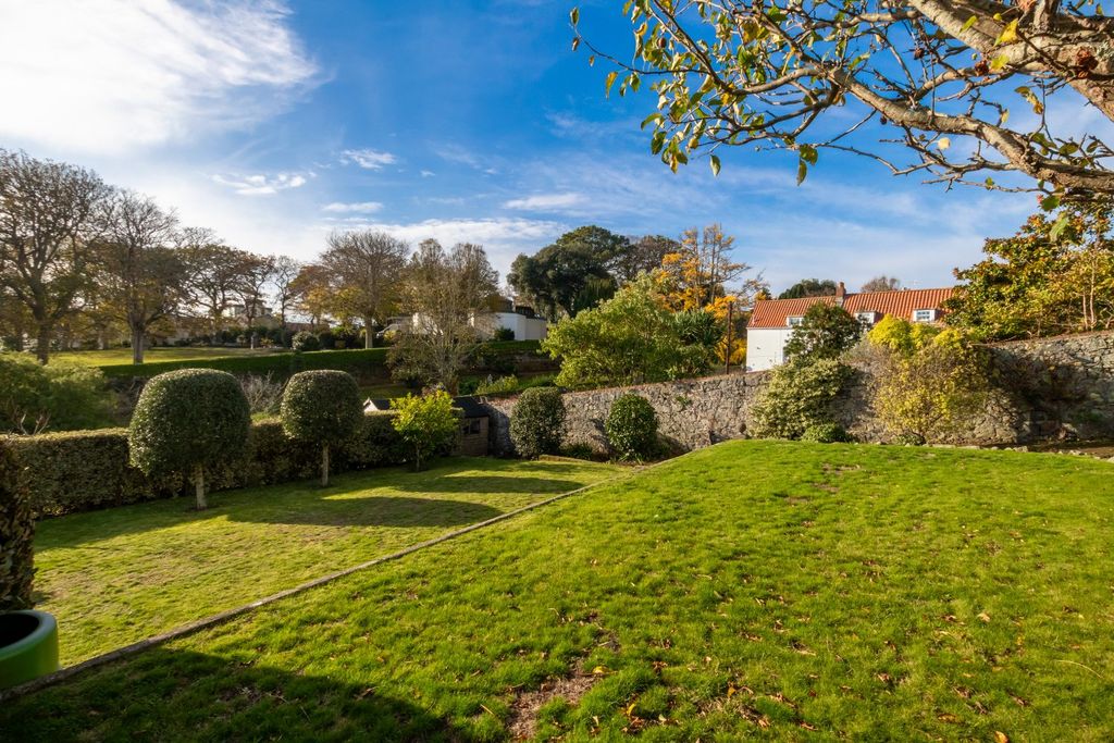 Additional image 55 of 7 bed detached house for saleL'hyvreuse, Cambridge Park, St. Peter Port, Guernsey GY1