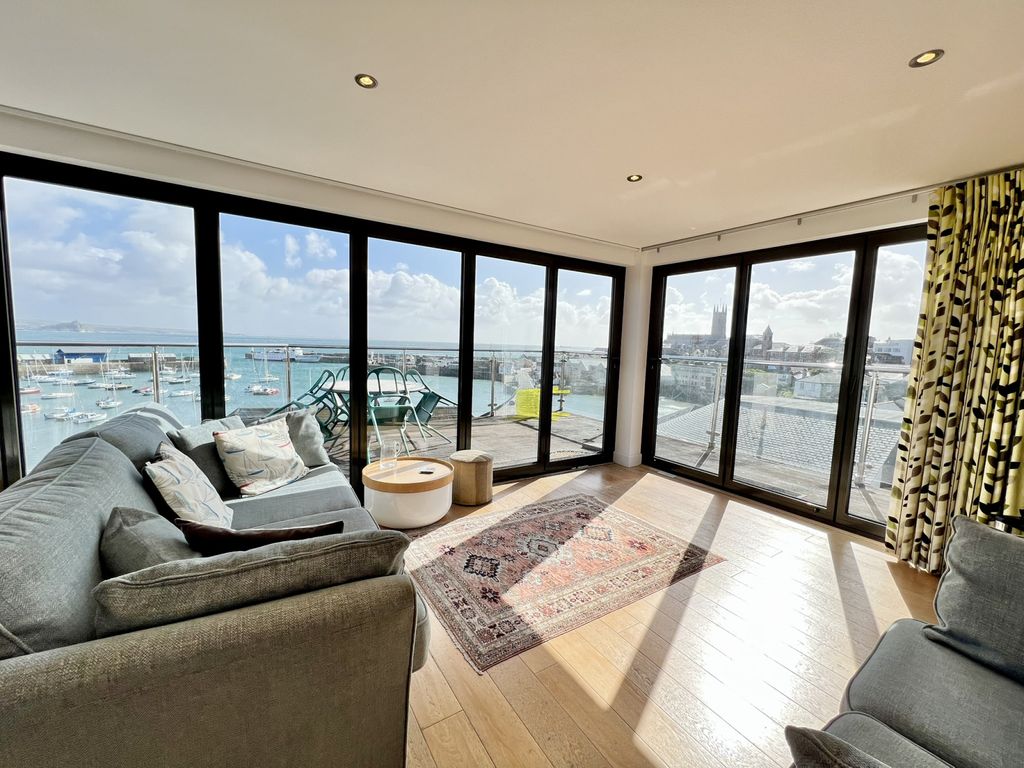 Property photo 3 of 10 Gallery