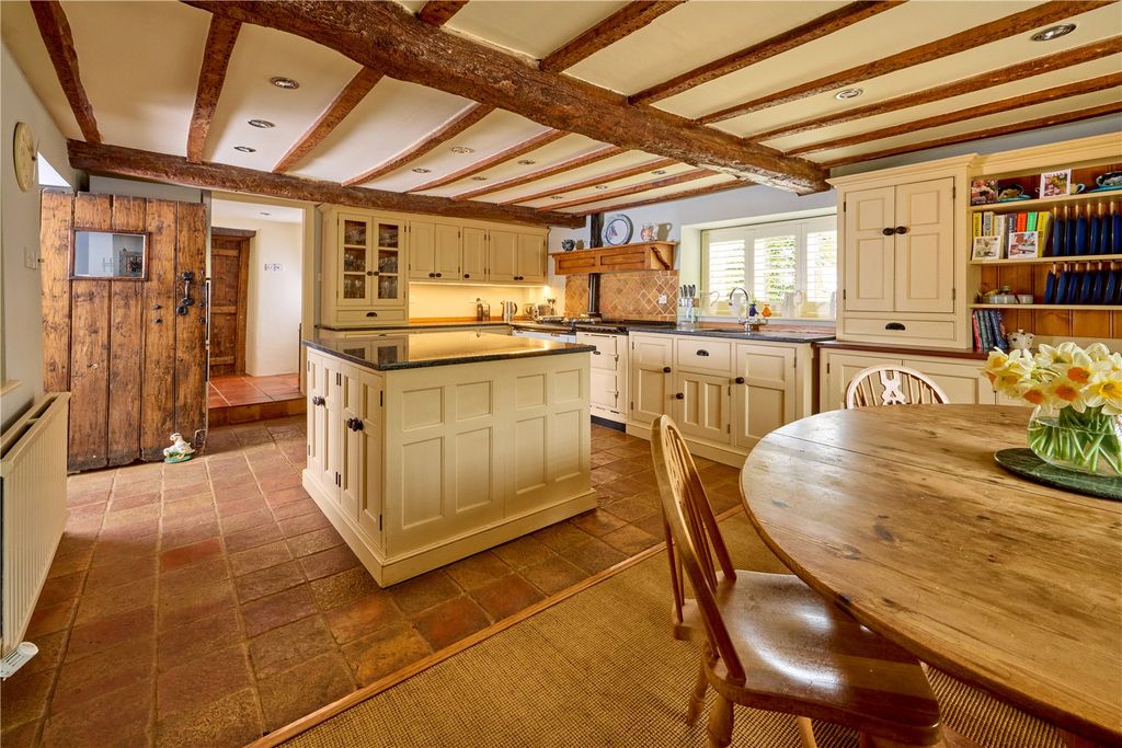 Property photo 2 of 20 Kitchen
