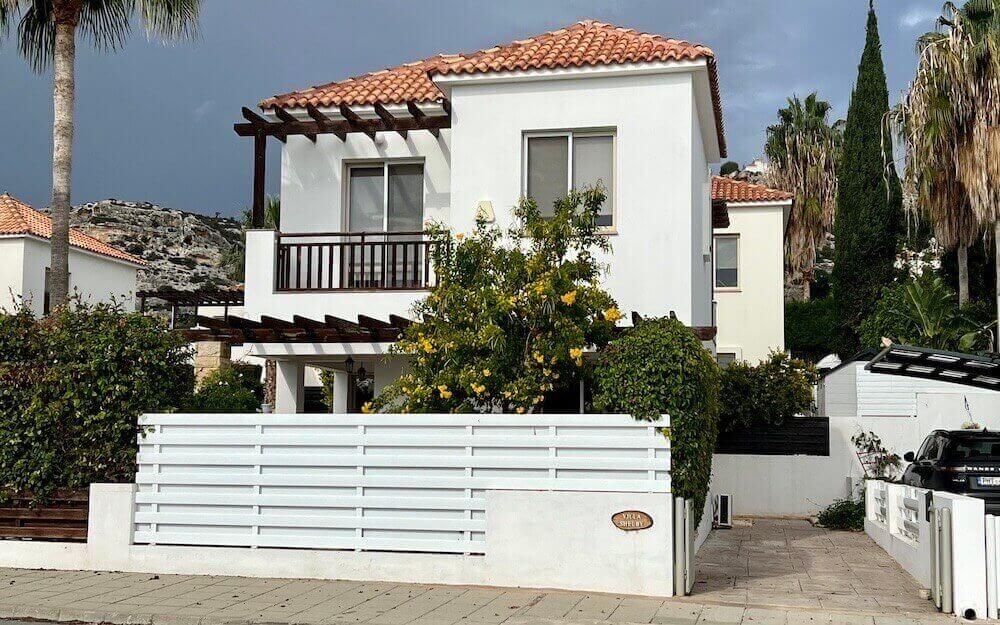 Property photo 2 of 12