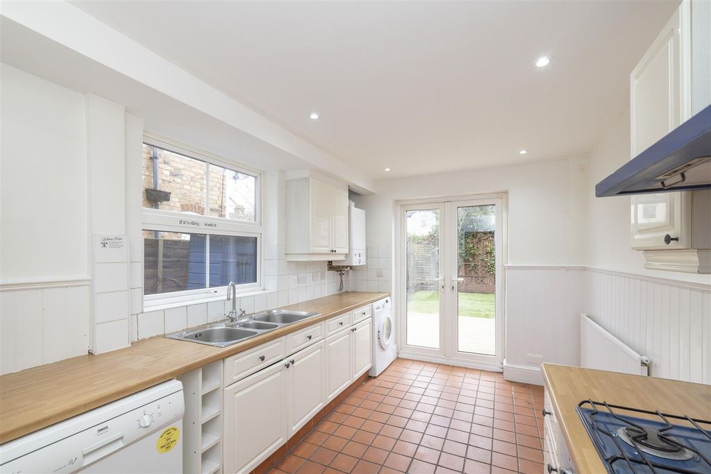 Property photo 3 of 18 Coopers Estate Agents