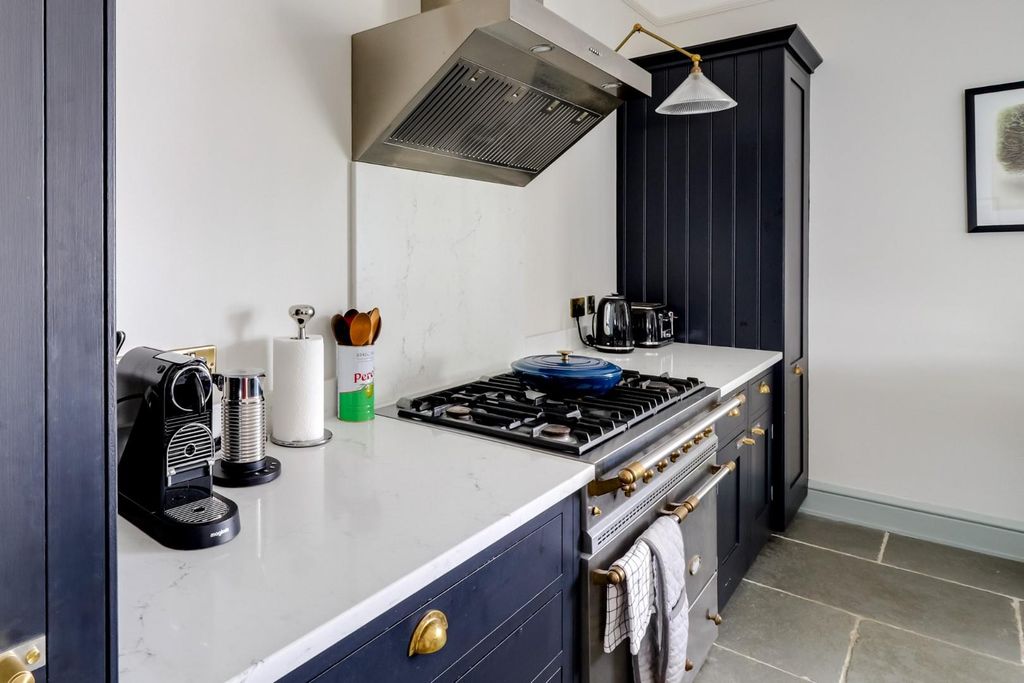 Property photo 3 of 23 Kitchen (10).Jpg