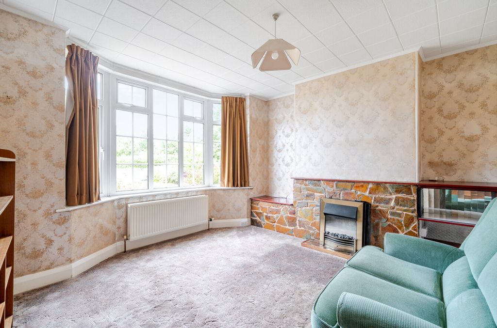 Property photo 2 of 17 Sitting Room