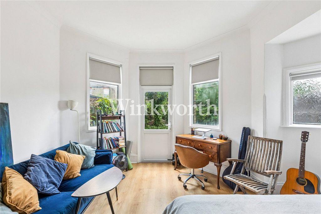 Property photo 3 of 14 Picture No. 08