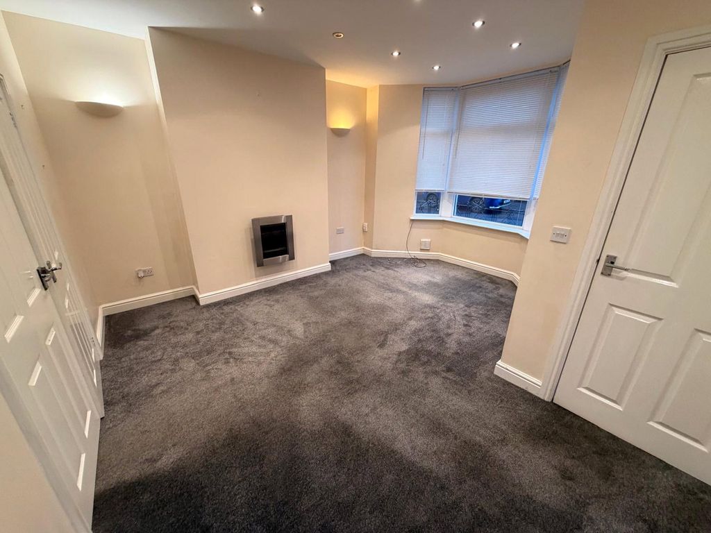 Property photo 2 of 12 Picture No. 26