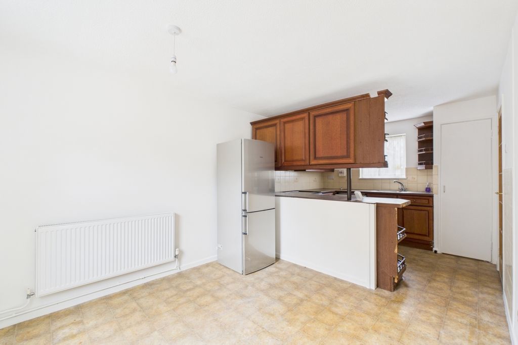 Property photo 3 of 11 Kitchen Diner