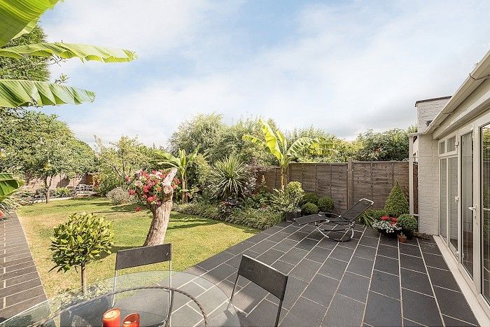 Property photo 2 of 22 Halliwick Road