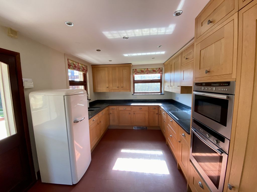 Property photo 2 of 19 Gallery