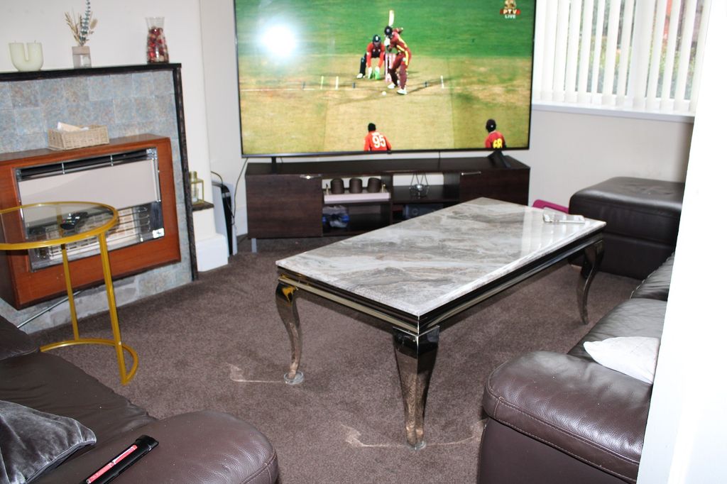 Property photo 3 of 10 Reception 1