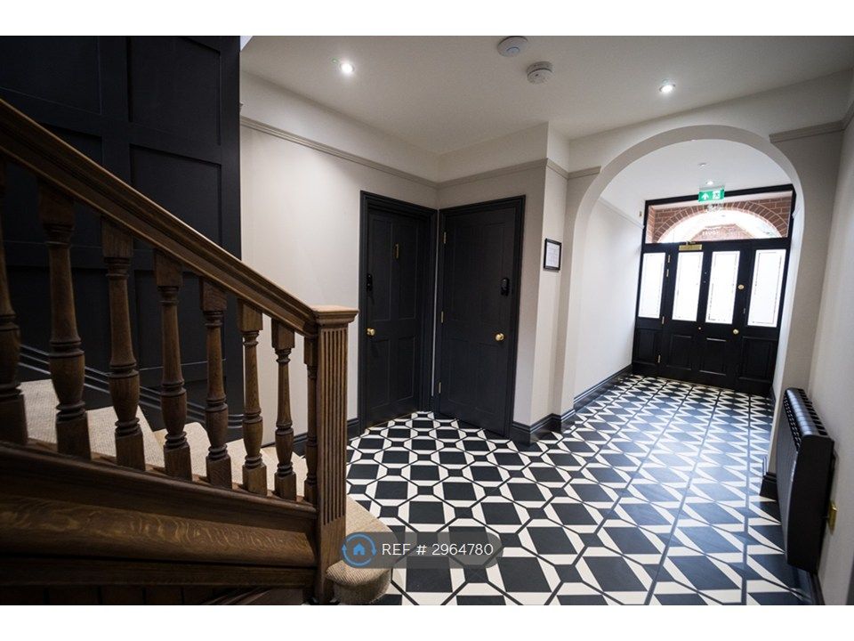 Property photo 1 of 17 Entrance Hallway