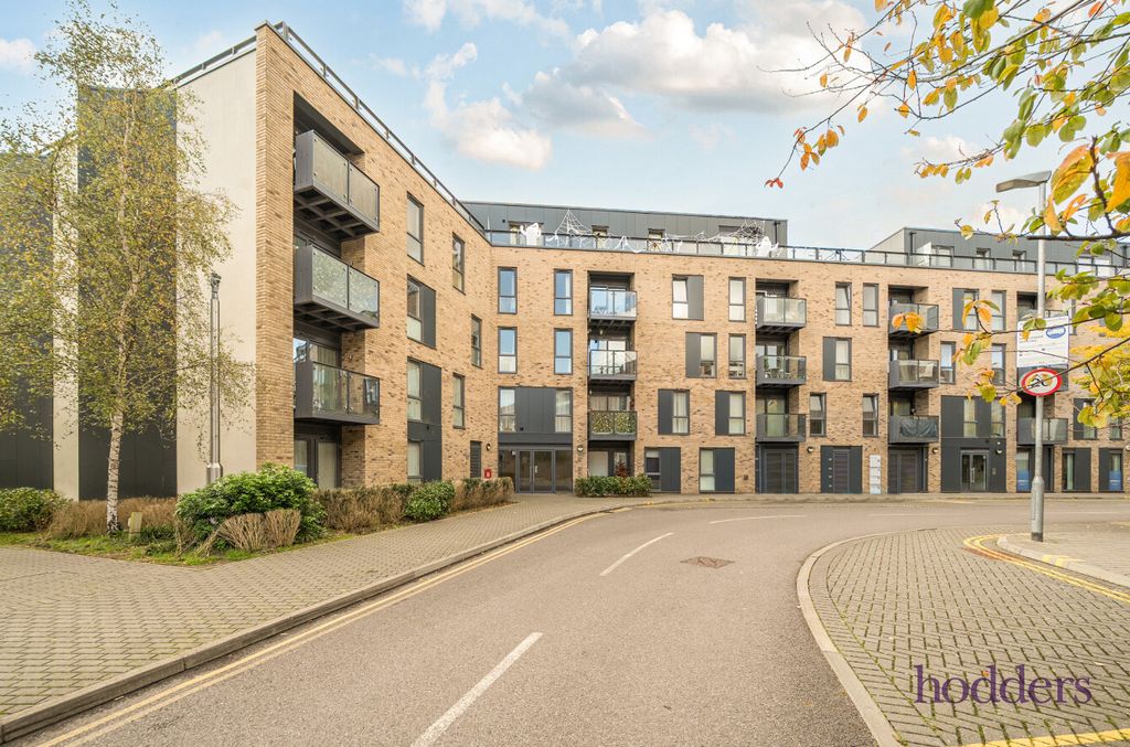 Property photo 1 of 16 8F3Fecdf-F0B7-427...