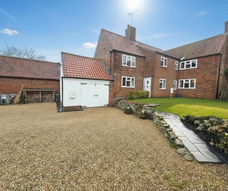 Property photo 3 of 21 8_Croftways - External.Jpg