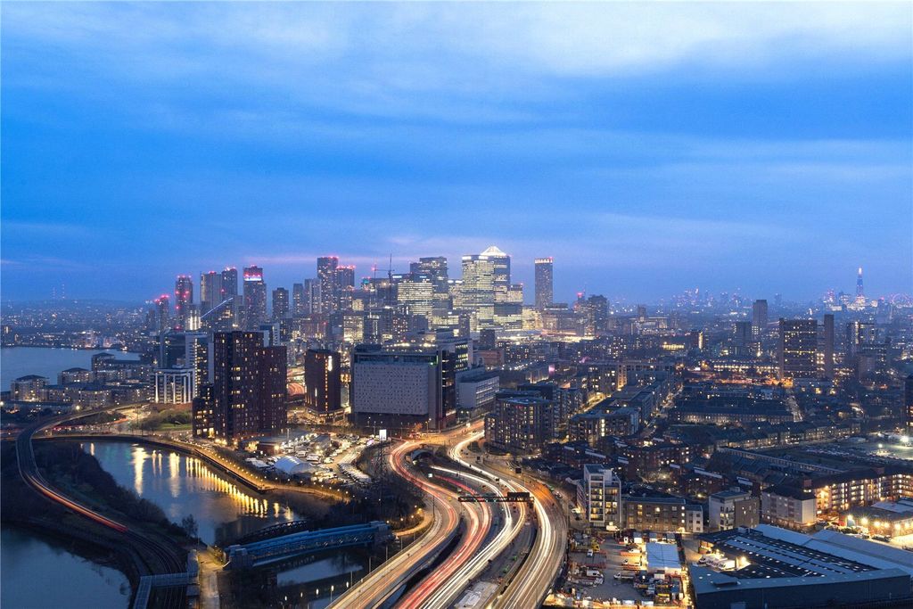 Property photo 2 of 12 Views