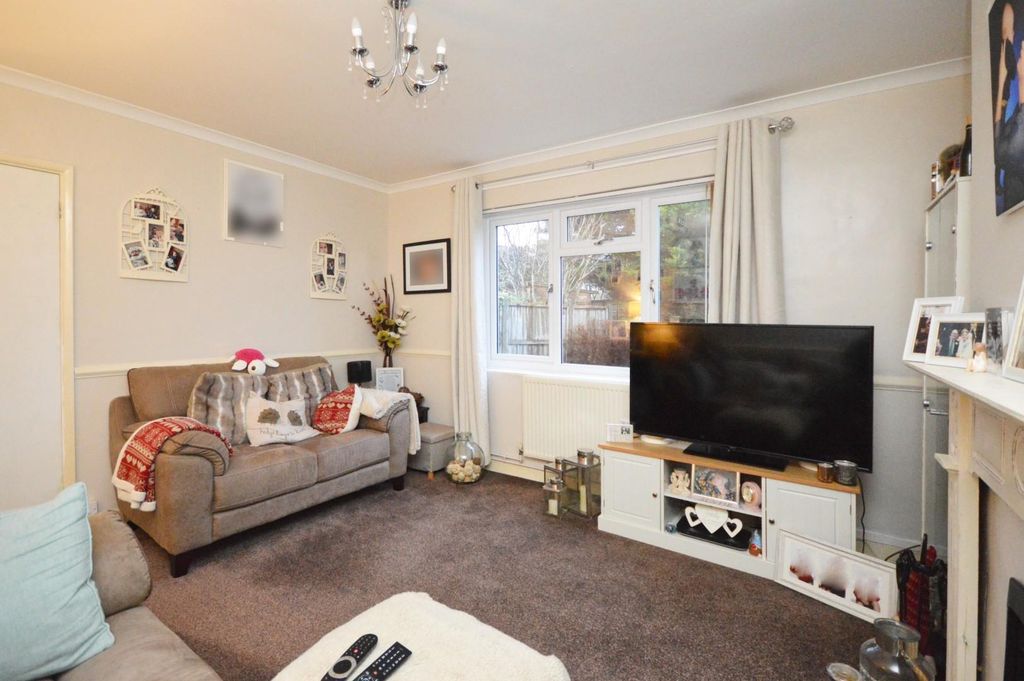 Property photo 3 of 17 Sitting Room