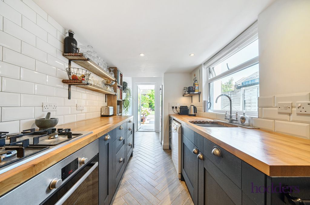 Property photo 3 of 18 385A8913-F1d9-45c...