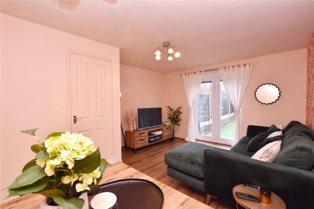 Property photo 2 of 18 Picture No. 36