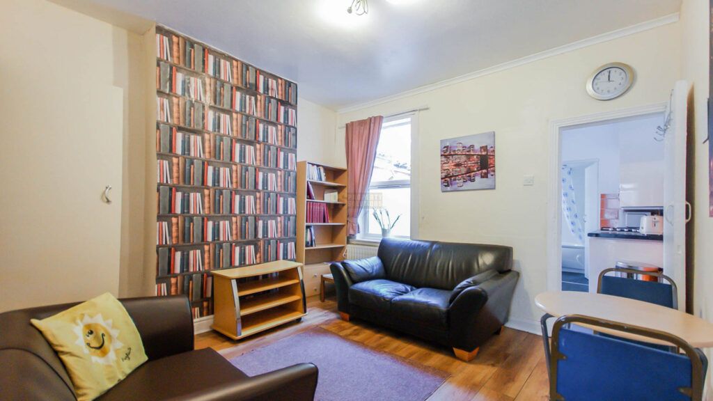 Property photo 2 of 7