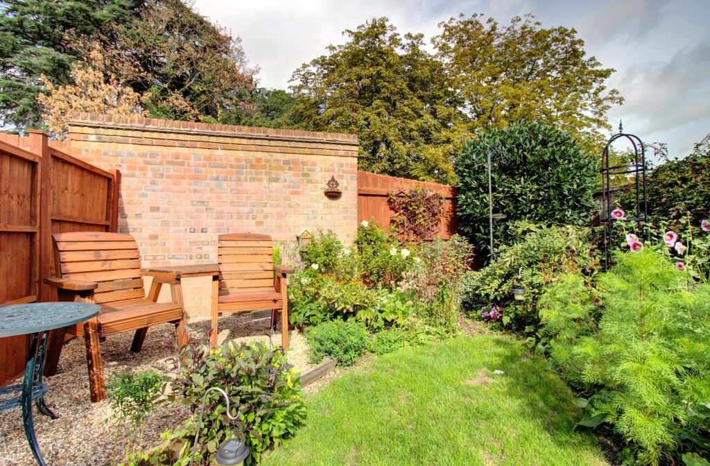 Property photo 2 of 10 Garden - Reeve Drive - Matt Clinton Ewemove Kenilw