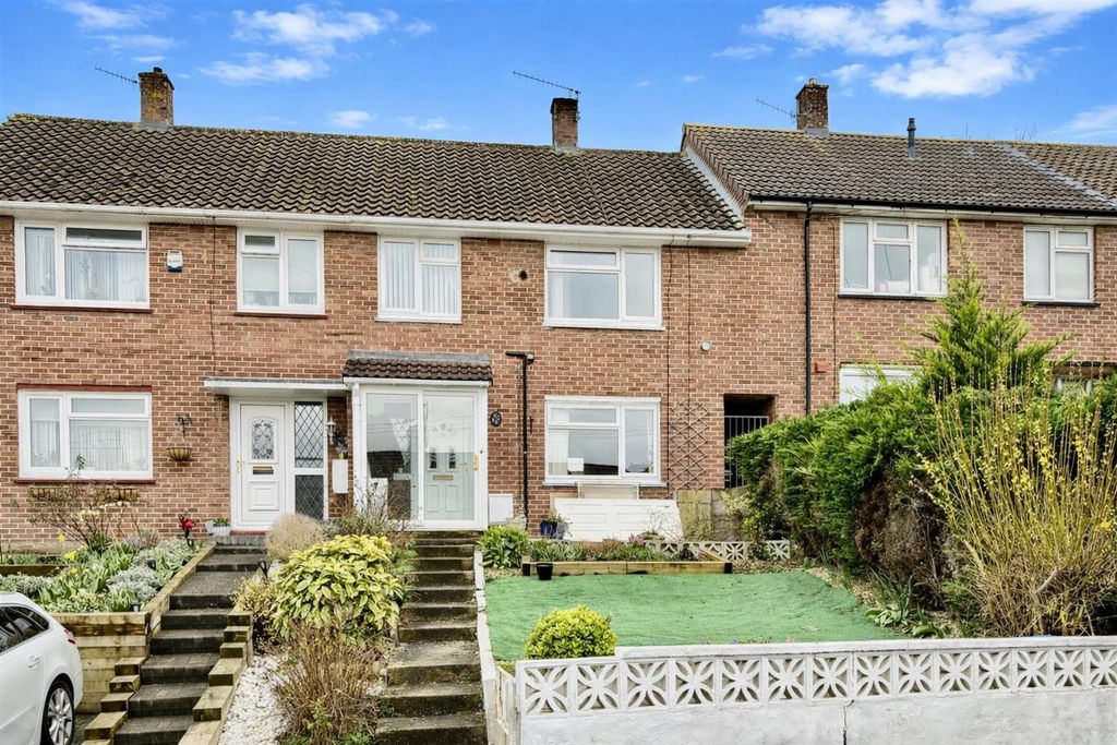 Property photo 1 of 32