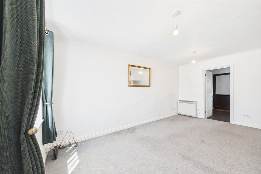 Property photo 2 of 20 Picture No. 27