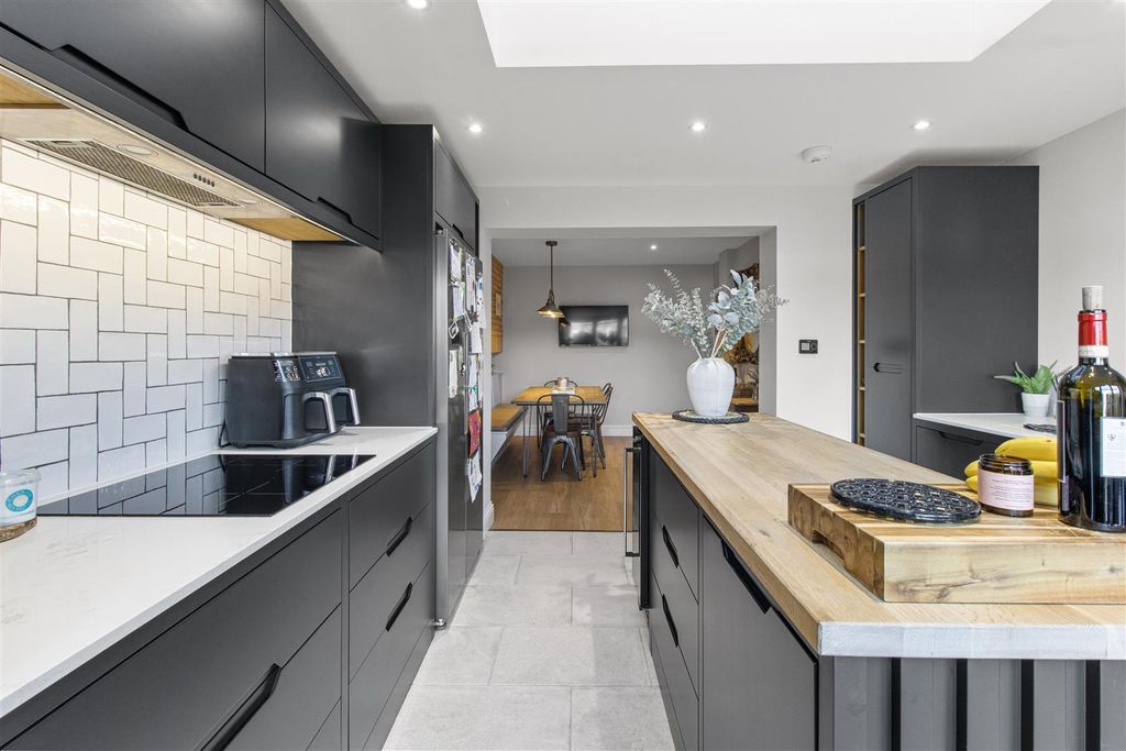 Property photo 1 of 19 8.Jpg