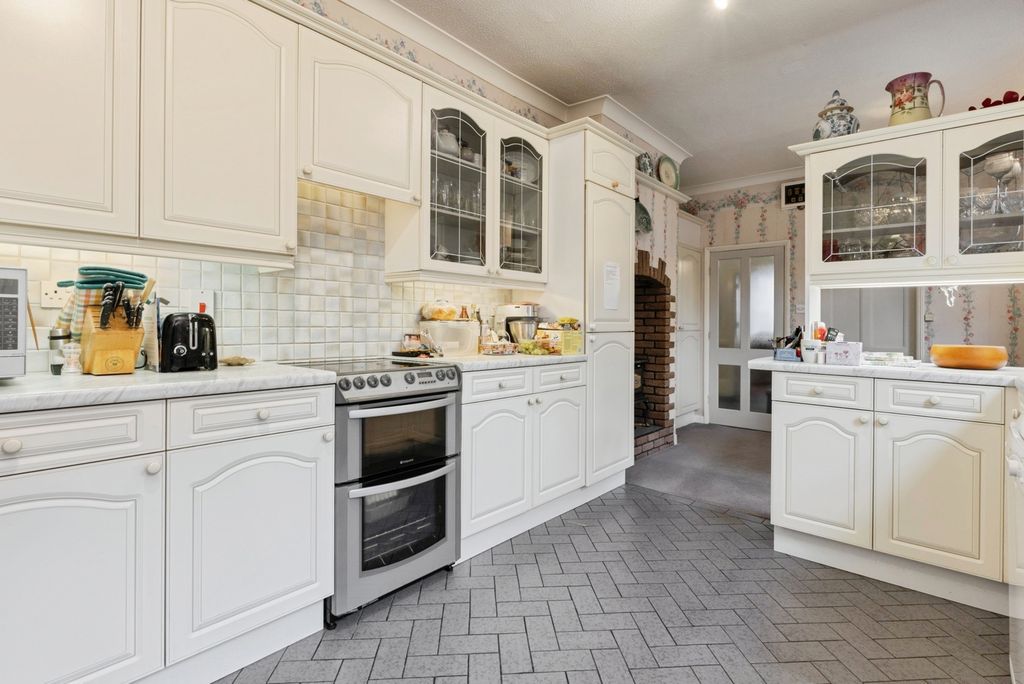 Property photo 3 of 26 Pbox-Img.Jpg