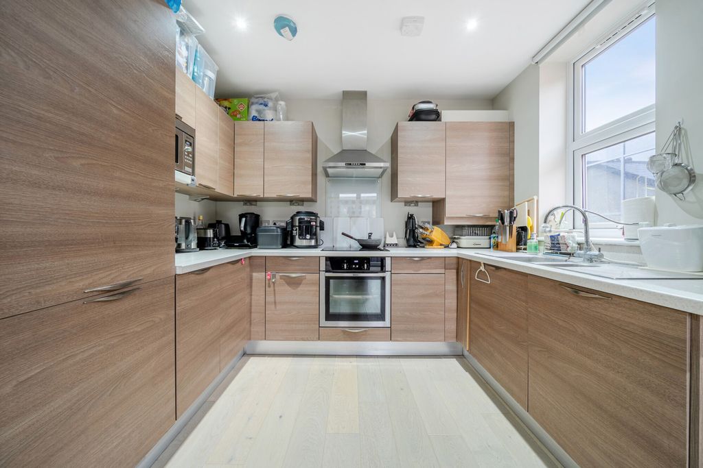 Property photo 3 of 22 Kitchen