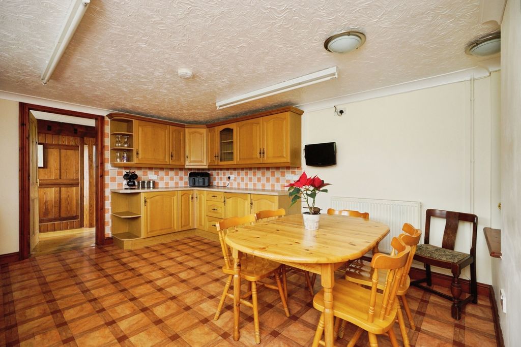 Property photo 3 of 20 Pbox-Img.Jpg