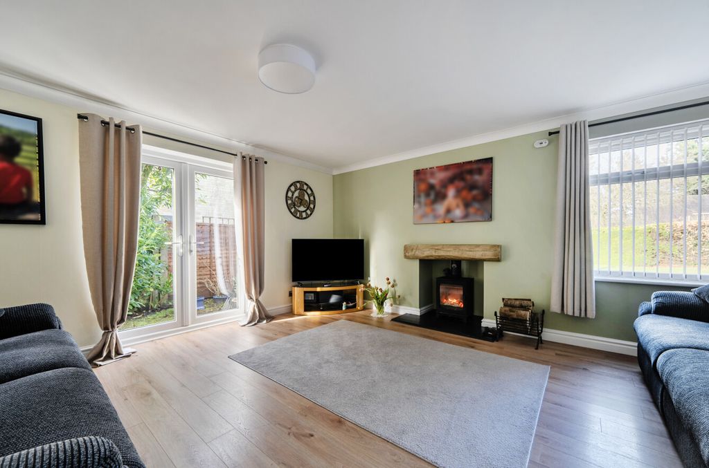 Property photo 2 of 23 1415015-8-6992Efb...