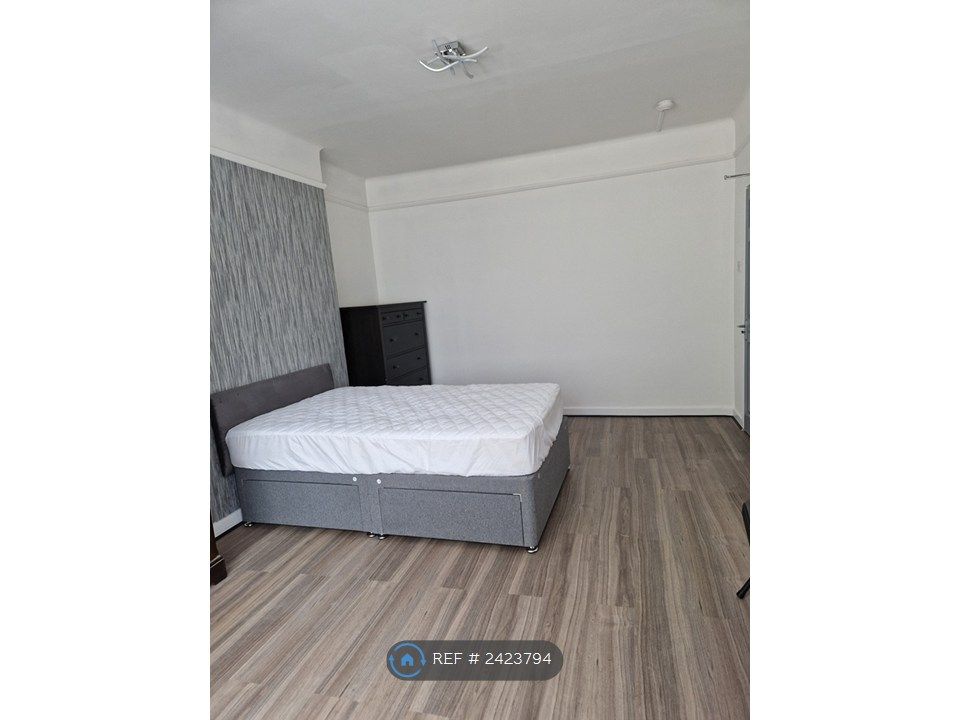 Property photo 2 of 17 Room 1 Pic 2 Ground Floor