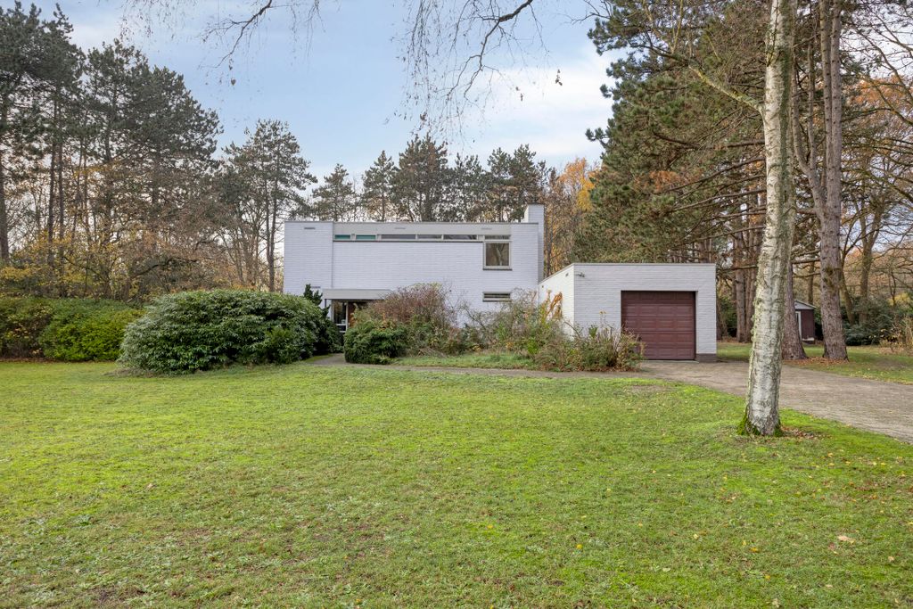 Property photo 2 of 48