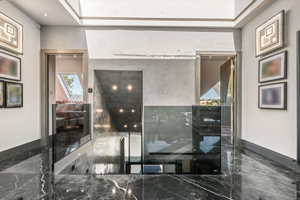 Additional image 19 of 5 bed detached house to rentWaggon Road, Barnet EN4