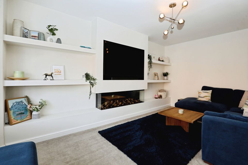 Property photo 2 of 29 Pbox-Img.Jpg
