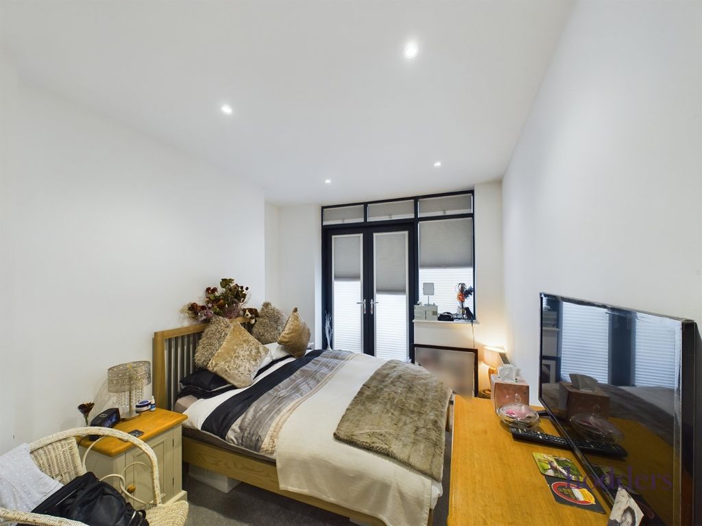 Property photo 3 of 13 Picture No. 18